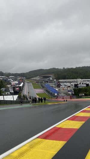 Vista desde lo alto de la subida de Eau Rouge a Raidillon.  S. Lillo