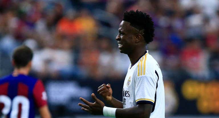Vinicius, lamentándose en Dallas.