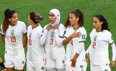 La historia de Nouhaila Benzina, la primera mujer con hiyab en un Mundial de fútbol