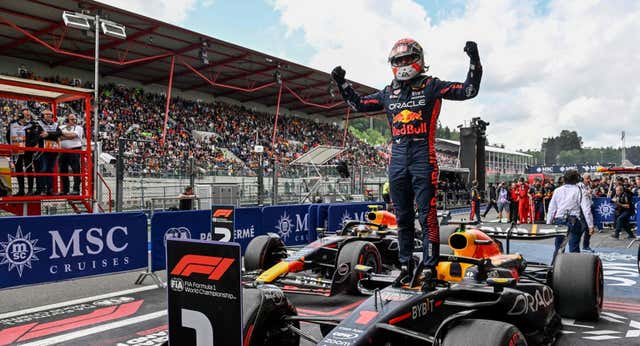 Fernando Alonso rescata un top 5 inesperado en un GP de Bélgica donde Verstappen se pasea
