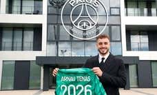 Un caos de renovación, la petición de Luis Enrique y un ofertón: así llegó Arnau Tenas al PSG