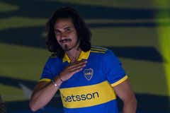 Cavani y una decisión romántica en el momento que el dinero pesa más