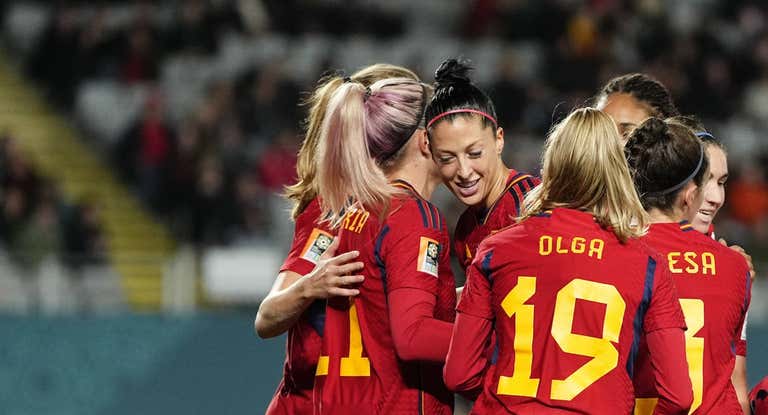 Las jugadoras de España celebran uno de los cinco goles que le marcaron a Zambia.