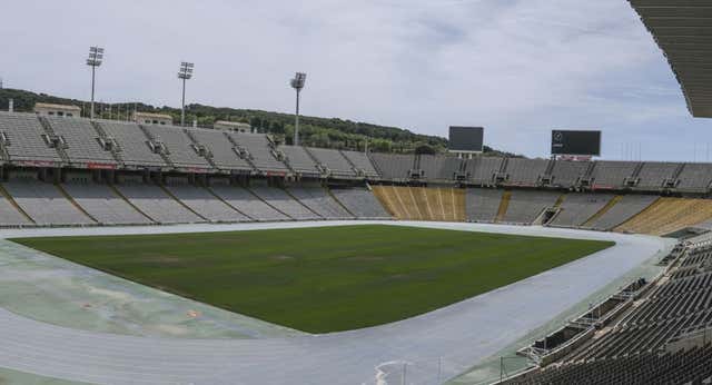 ‘Vamos de puto culo’: el ‘caos’ en Montjuïc a solo seis días del estreno del Barcelona