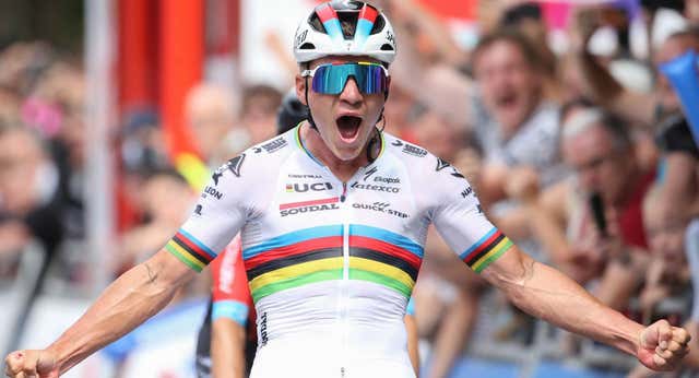Remco Evenepoel corta la ‘telenovela’ entre su padre y su director de equipo en medio del Mundial