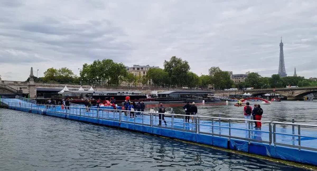 El Sena, con la pasarela de la Copa del Mundo montada./ WORLD AQUATICS