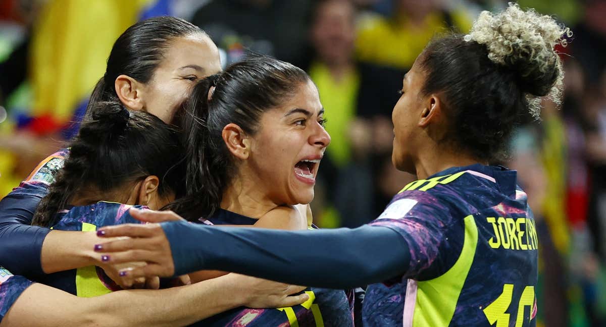 Las jugadoras de Colombia celebrando el gol. /REUTERS