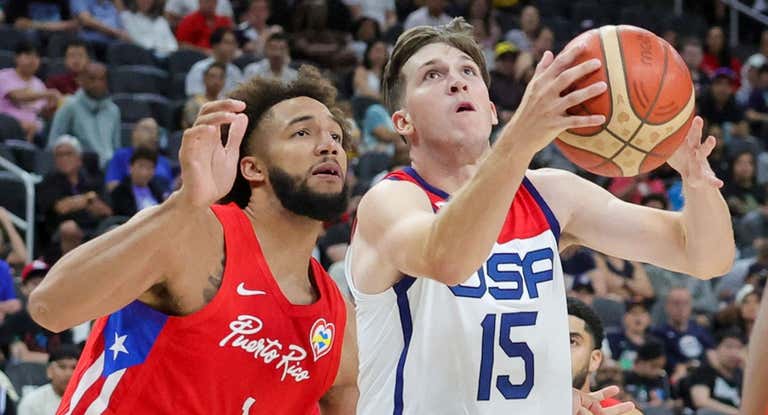 Austin Reaves, en acción ante Puerto Rico.