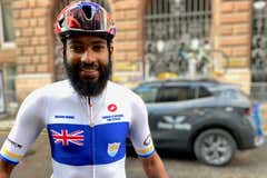 De Anguila para el mundo: Hasani Hennis quiere ser ciclista profesional