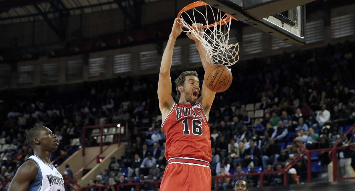 Pau Gasol anota en la NBA con los Bulls.