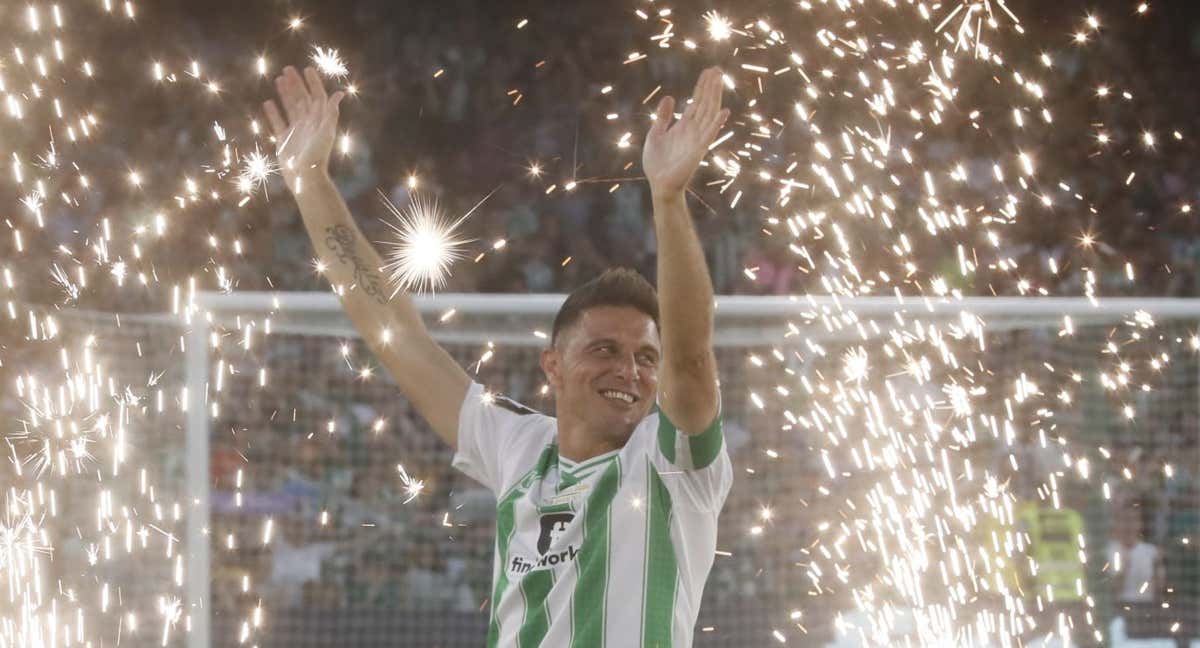 Joaquín en su despedida con el Betis.