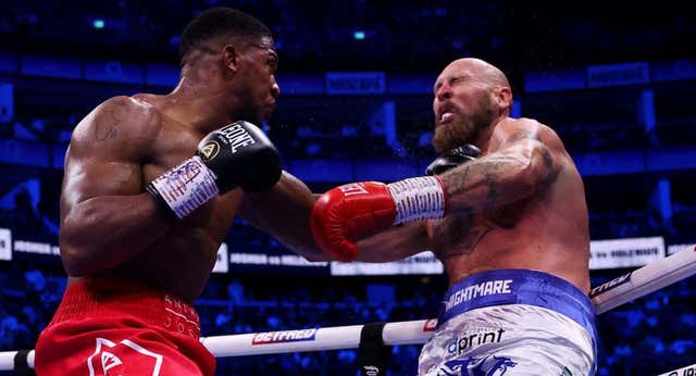 Anthony Joshua maquilla una actuación discreta con un KO espectacular a Helenius