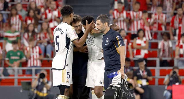 El Real Madrid no fichará un recambio para Militao y comienza el casting interno del cuarto central