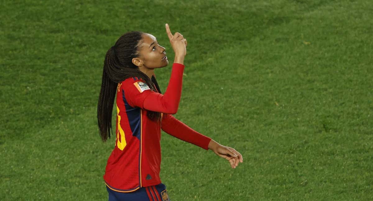 Salma Paralluelo, tras anotar su gol ante Suecia./REUTERS