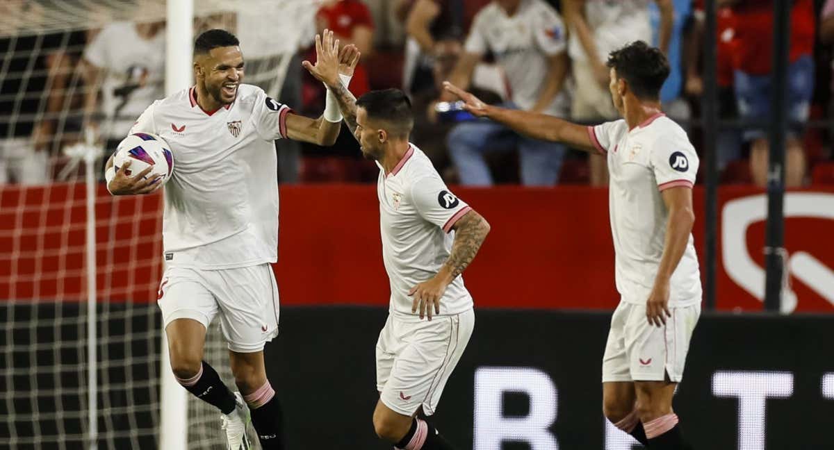 El Sevilla versión 2023 busca cambiar una historia mayormente esquiva en la Supercopa de Europa. /EFE
