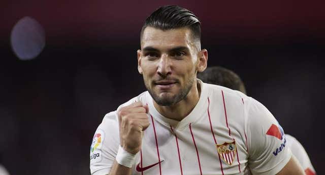 Valencia y Sevilla acercan posturas por Rafa Mir