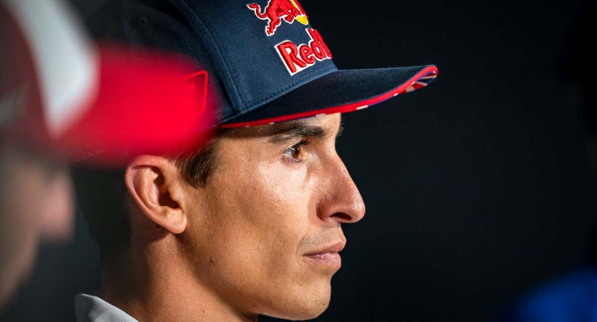 Marc Márquez atiende a los medios de comunicación en rueda de prensa.
