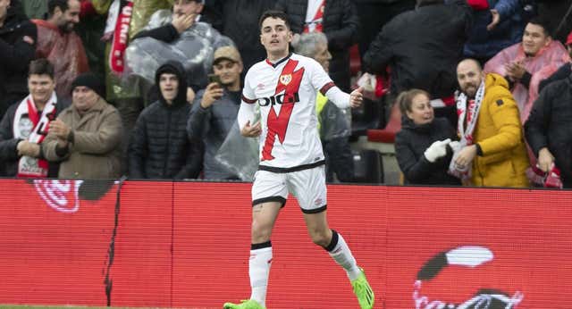 Atlético y Rayo anuncian el traspaso de Camello… con ‘mensaje’ al Cádiz