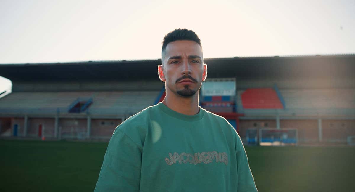 David Mayoral posa para Relevo en el estadio Adolfo Suárez de Ávila.