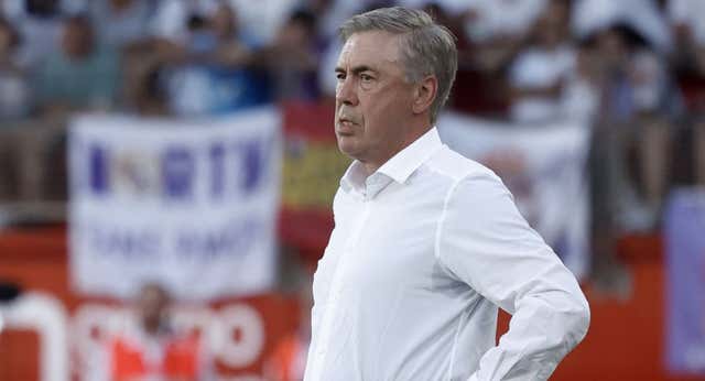 Ancelotti: «Me bajaría mi sueldo para que la cámara no entrase al vestuario»