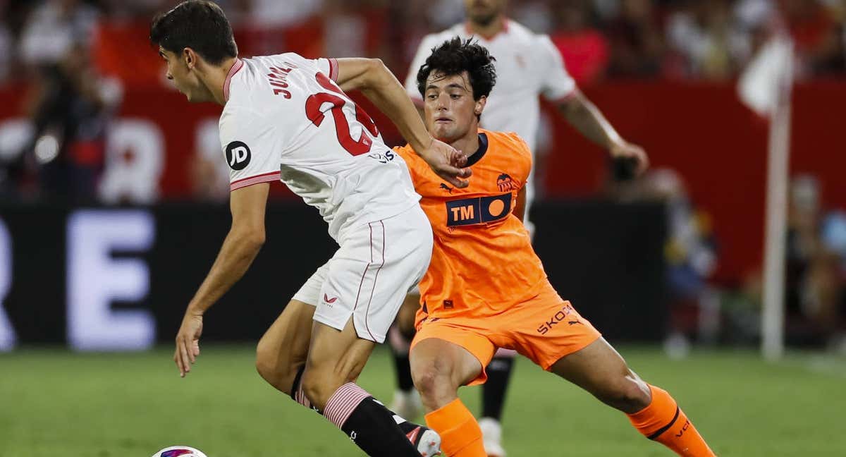 Juanlu en el partido ante el Valencia./EFE