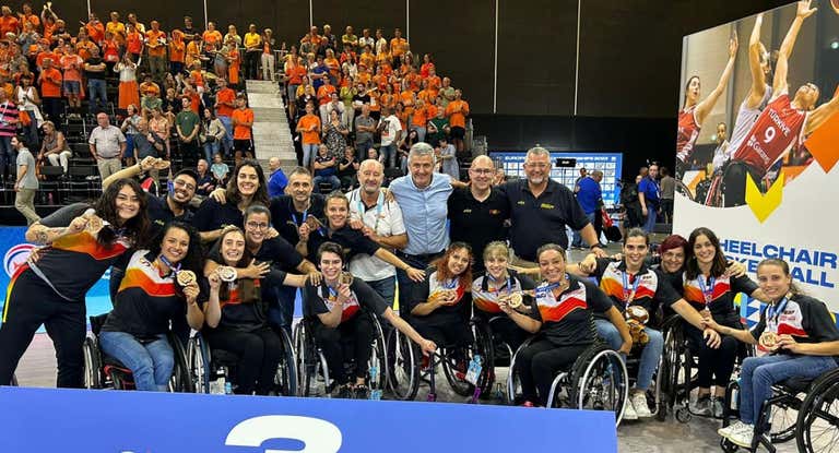 La selección femenina de baloncesto en silla de ruedas.