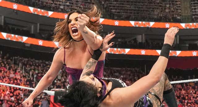 WWE confirma dos peleas titulares para Payback