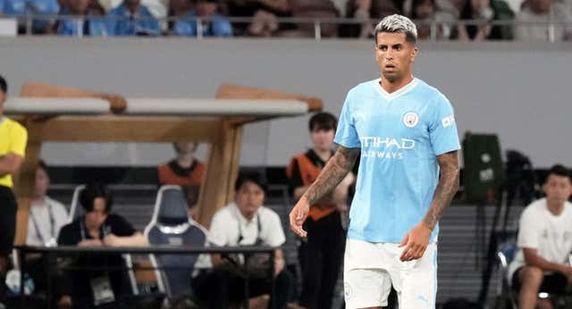 Joao Cancelo espera el visto bueno de City y Barça para volar a Barcelona en las próximas horas