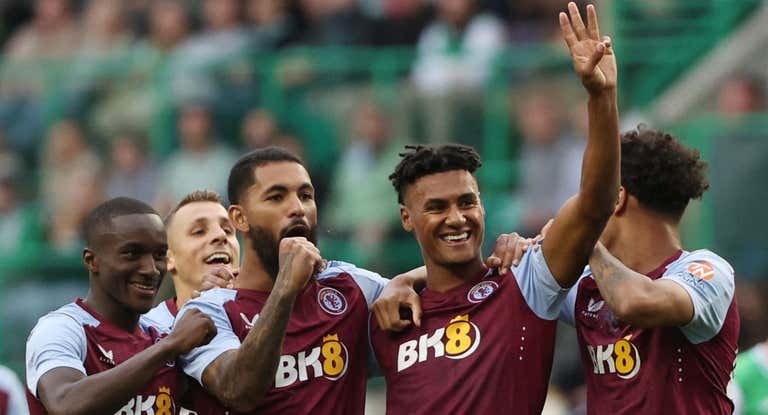 Ollie Watkins marcó un hat-trick.