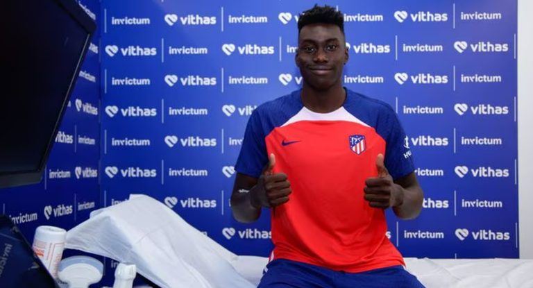 Samu Omodorion, en su presentación con el Atlético.
