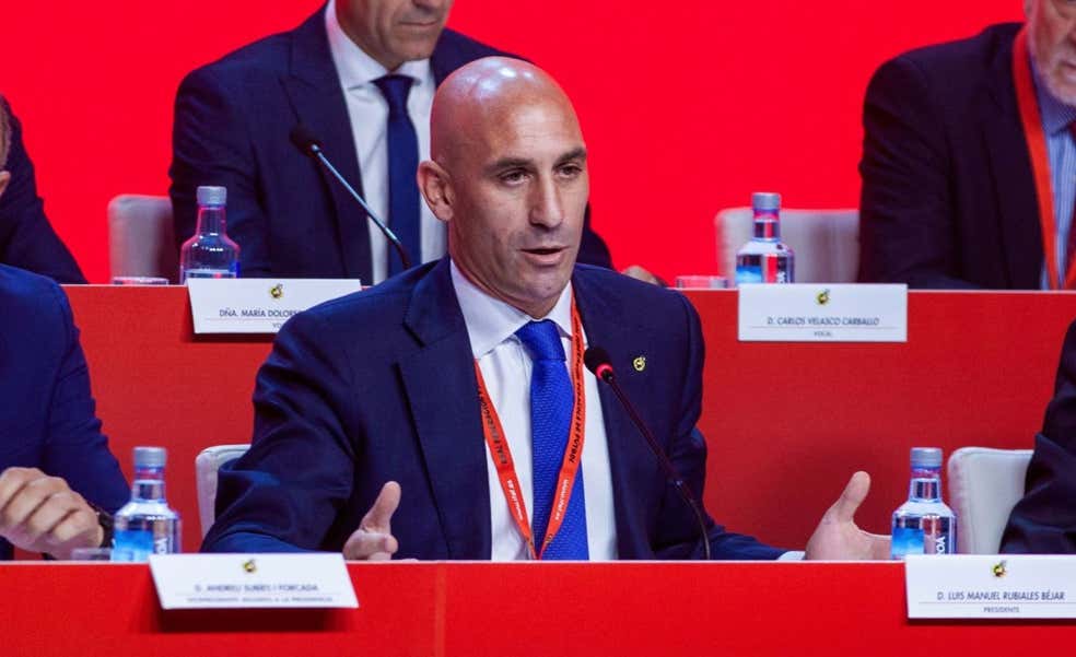 Plantón unánime de los clubes profesionales a la Asamblea