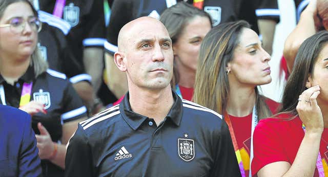 Al principio, Rubiales no quería ni grabar el vídeo de disculpa: cronología de una inmolación