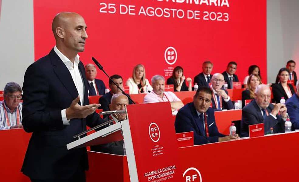 El VAR de una Asamblea cómplice: ¿quiénes aplaudieron a Rubiales?