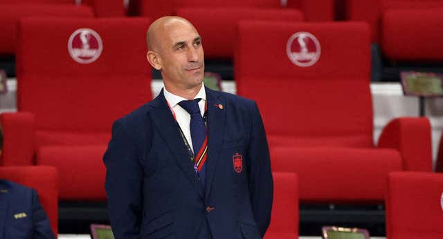La FIFA se adelanta al CSD, suspende provisionalmente a Rubiales y le insta a no contactar con Jenni Hermoso