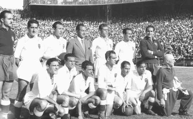 El Valencia FC en Chamartín durante la temporada 1848-1949.  ABC