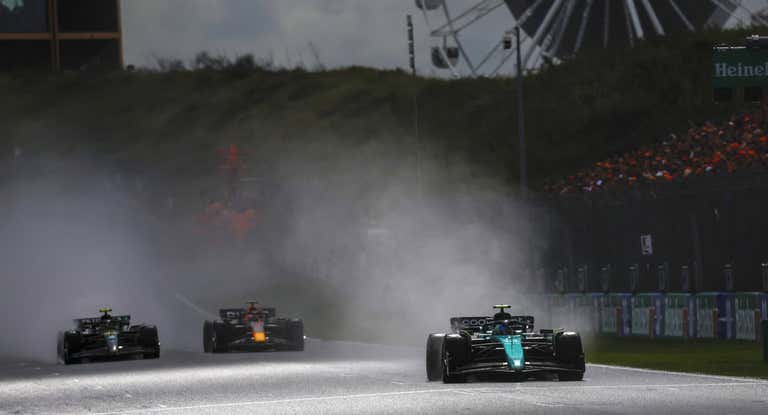 Fernando Alonso, por delante de Lewis Hamilton y Sergio Pérez, en el GP de Países Bajos de F1.