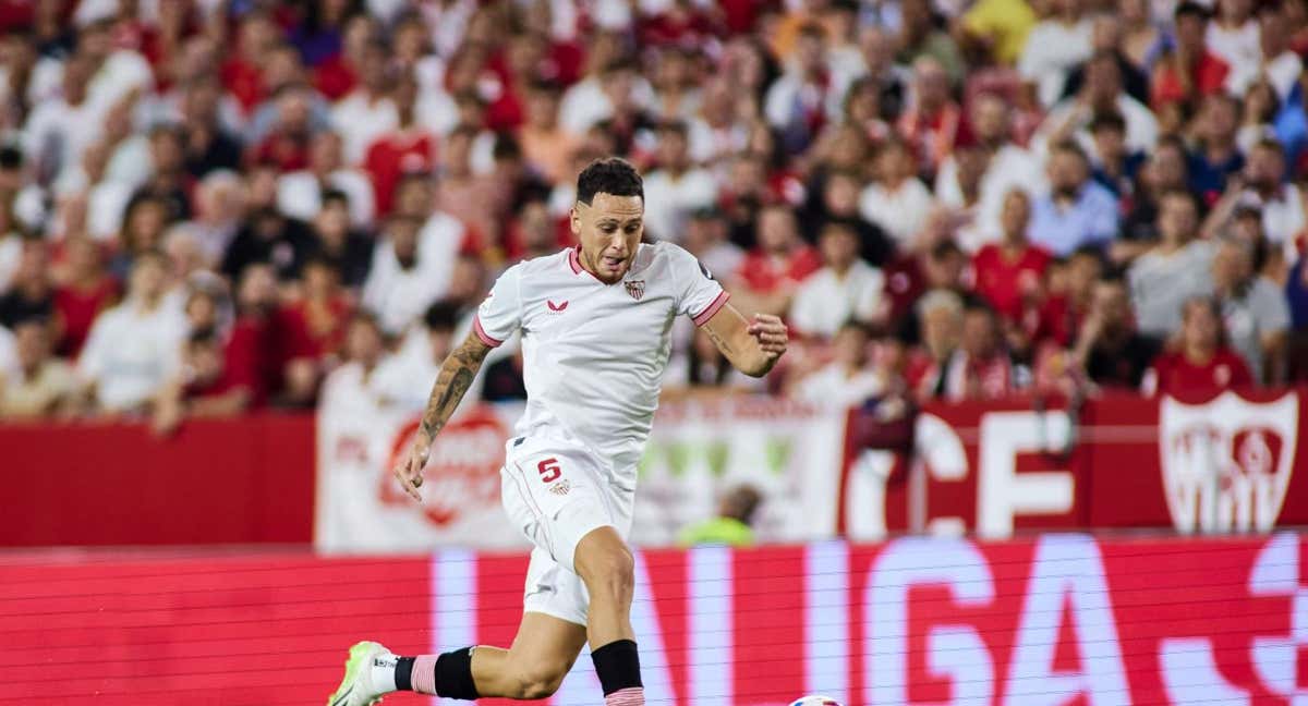 Ocampos durante un partido del Sevilla esta temporada. El argentino puede salir del club.