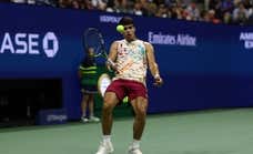 Victoria, guiño a McEnroe y bailecito: Alcaraz se divierte en su estreno en Nueva York