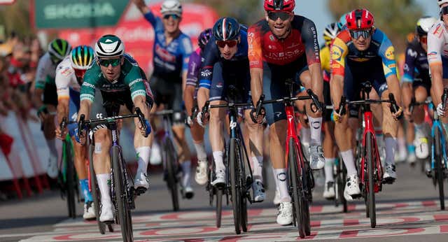 Kaden Groves repite al sprint y ya suma un doblete de victorias