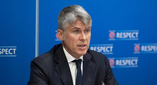UEFA saca los colores al fútbol español con el tiempo efectivo