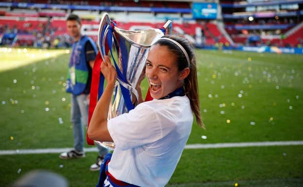 Aitana Bonmatí con la Champions.  FC BARCELONA