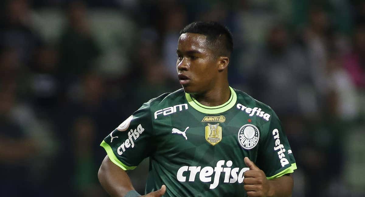 Endrick jugando durante el Palmeiras-Pereiro de Copa Libertadores.