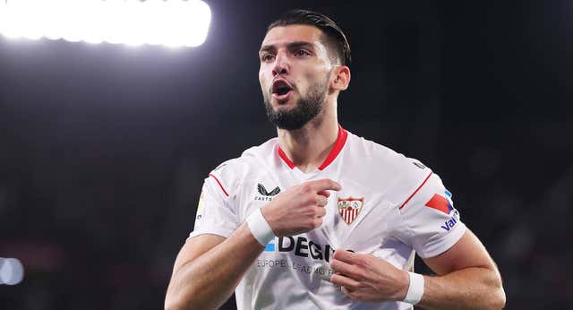 La desesperación de Rafa Mir: dos fichajes que le cambiaban la vida y que se cayeron in extremis