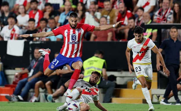 Carrasco jugando con el Atleti.  REUTERS
