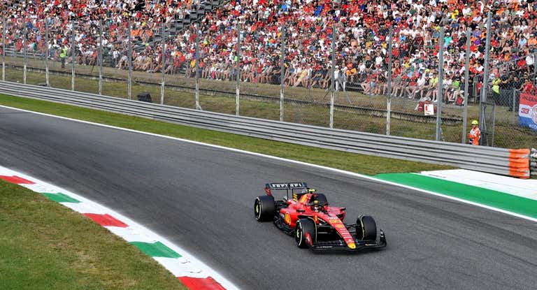 Carlos Sainz, durante la clasificación del GP de Italia de F1 2023.