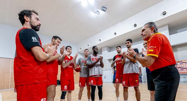 Diversión, el famoso muro y una advertencia: «El que no crea, que no venga»