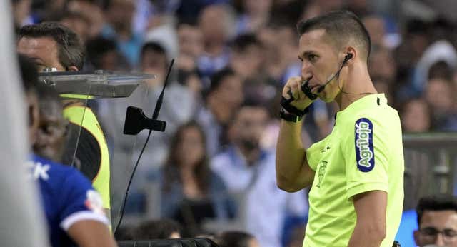 El fútbol portugués se supera: el VAR se rompe, se decide por teléfono, un gol en el 109′ e impugnación de partido