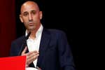 Rubiales, suspendido, vuelve a la carga con una escena de 'Merlí': “Carpeta roja o verde”