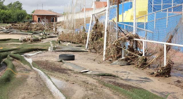 Los destrozos de la DANA, desde un campo de fútbol: «Cuando vimos el agua por encima del larguero…»