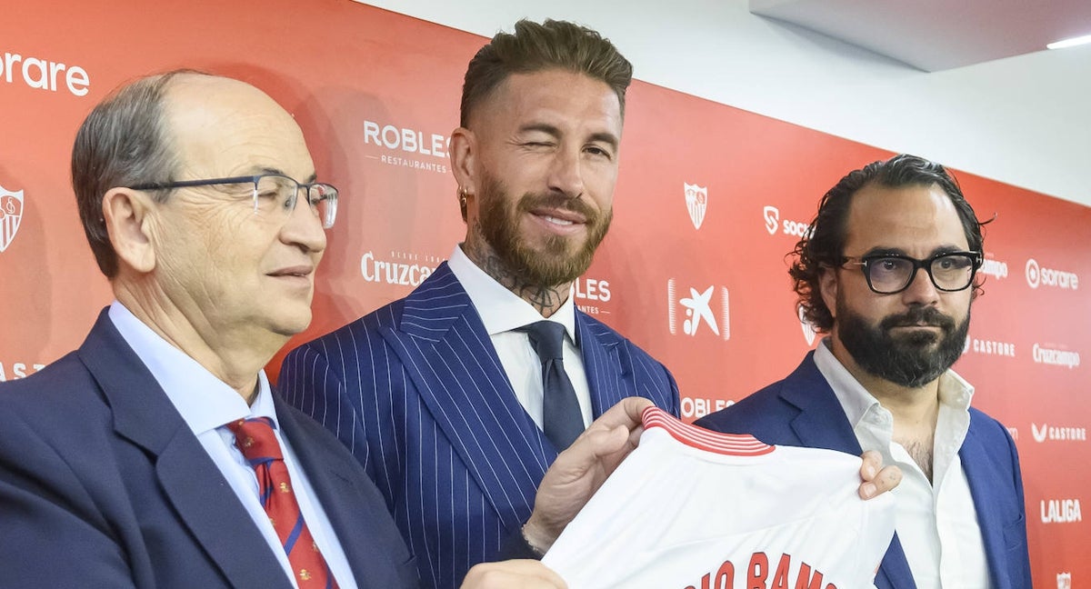 Pepe Castro, Sergio Ramos y Víctor Orta, en la presentación del central.